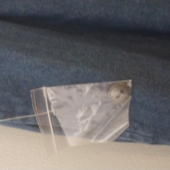 Woman within - Picture 2 of 5